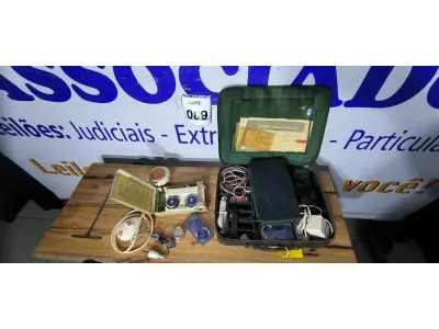 LOTE 089 - 01 KIT DETETIVE ANOS 60. (NO ESTADO)