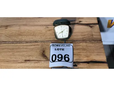 LOTE 096 - 01 RELÓGIO EUROPA. (NO ESTADO)