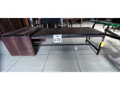 LOTE 072 - 01 MESA DE CENTRO. (NO ESTADO)