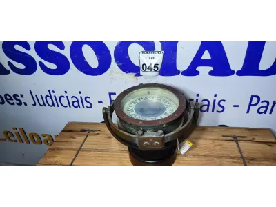 LOTE 045 - 01 BÚSSOLA JAPONESA DE NAVIO. (NO ESTADO)