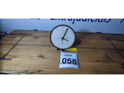 LOTE 058 - 01 RELÓGIO KINZLE EVERDATE. (NO ESTADO)