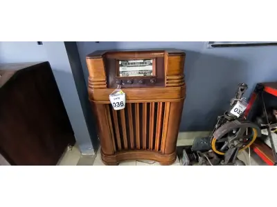 LOTE 036 - 01 RÁDIO BRADCAST. (NO ESTADO)