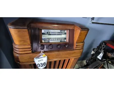 LOTE 036 - 01 RÁDIO BRADCAST. (NO ESTADO)