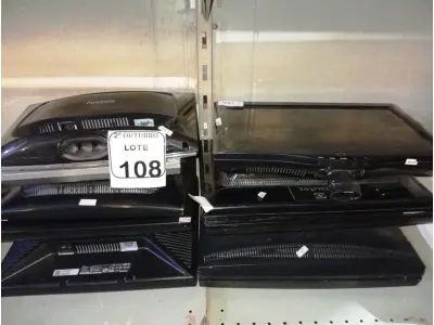 LOTE 108 - 10 MONITORES LCD MARCAS E MODELOS DIVERSOS. (NO ESTADO) ATENÇÃO! FAZER A VISITAÇÃO ANTES DE ARREMATAR, NÃO SABEMOS SE FUNCIONA. LEILÃO NÃO TEM GARANTIA E NEM DEVOLUÇÃO, SUJEITO A POSSÍVEIS AVARIAS VISÍVEIS/OCULTAS E/OU AUSÊNCIA DE COMPONENTES.