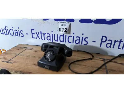 LOTE 012 - 01 TELEFONE PRETO EM BAQUELITE ANOS 50. (NO ESTADO)
