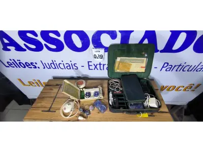 LOTE 089 - 01 KIT DETETIVE ANOS 60. (NO ESTADO)