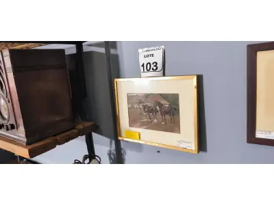 LOTE 103 - 01 CAVALO COM MOLDURA DOURADA. (NO ESTADO)