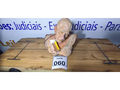 LOTE 060 - 01 MULHER IDOSA DE BARRO ALTAIR ALVES. (NO ESTADO)