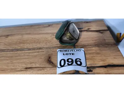 LOTE 096 - 01 RELÓGIO EUROPA. (NO ESTADO)