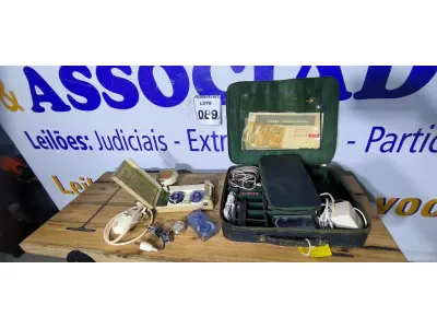 LOTE 089 - 01 KIT DETETIVE ANOS 60. (NO ESTADO)