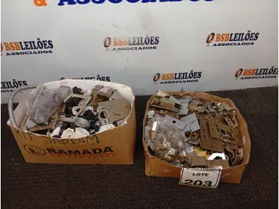 LOTE 203 - 01 LOTE COM DIVERSOS MATERIAIS ELÉTRICOS E HIDRÁULICOS. (NO ESTADO) ATENÇÃO! FAZER A VISITAÇÃO ANTES DE ARREMATAR, NÃO SABEMOS SE FUNCIONA. LEILÃO NÃO TEM GARANTIA E NEM DEVOLUÇÃO, SUJEITO A POSSÍVEIS AVARIAS VISÍVEIS/OCULTAS E/OU AUSÊNCIA DE COMPONENTES.