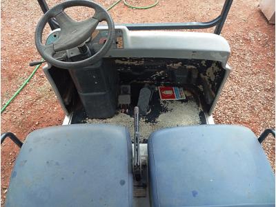 LOTE 010 - 01 CARRINHO DE GOLFE ELÉTRICO C/04 BATERIAS. (NO ESTADO)