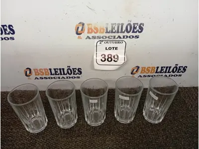 LOTE 389 - 05 COPOS DE VIDRO. (NO ESTADO) ATENÇÃO! FAZER A VISITAÇÃO ANTES DE ARREMATAR, NÃO SABEMOS SE FUNCIONA. LEILÃO NÃO TEM GARANTIA E NEM DEVOLUÇÃO, SUJEITO A POSSÍVEIS AVARIAS VISÍVEIS/OCULTAS E/OU AUSÊNCIA DE COMPONENTES.