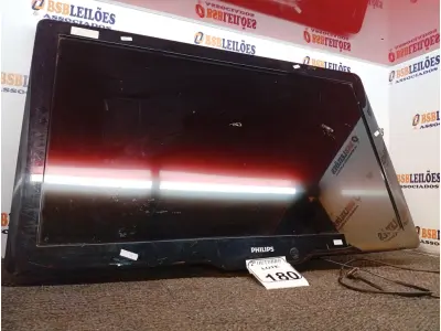 LOTE 180 - 01 TV MARCA PHILIPPS 40” POLEGADAS PARA RETIRADA DE PEÇAS. (NO ESTADO) ATENÇÃO! FAZER A VISITAÇÃO ANTES DE ARREMATAR, NÃO SABEMOS SE FUNCIONA. LEILÃO NÃO TEM GARANTIA E NEM DEVOLUÇÃO, SUJEITO A POSSÍVEIS AVARIAS VISÍVEIS/OCULTAS E/OU AUSÊNCIA DE COMPONENTES.
