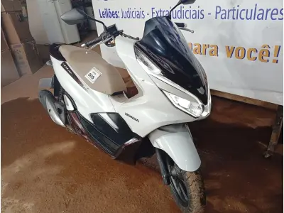 LOTE 005 - 01 MOTO HONDA /PCX 150 DLX ABS; COR BRANCA. ANO 2021. (NO ESTADO) (TODOS DOCUMENTOS 2024 PAGOS)