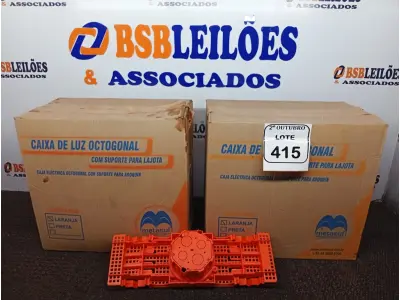 LOTE 415 - 02 CAIXAS DE LUZ OCTOGONAL. (NO ESTADO) ATENÇÃO! FAZER A VISITAÇÃO ANTES DE ARREMATAR, NÃO SABEMOS SE FUNCIONA. LEILÃO NÃO TEM GARANTIA E NEM DEVOLUÇÃO, SUJEITO A POSSÍVEIS AVARIAS VISÍVEIS/OCULTAS E/OU AUSÊNCIA DE COMPONENTES.
