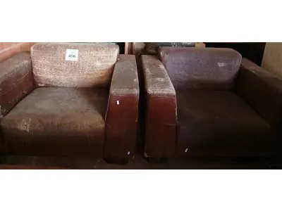 LOTE 456 - 02 POLTRONAS EM CORINHO NA COR MARROM. (NO ESTADO) ATENÇÃO! FAZER A VISITAÇÃO ANTES DE ARREMATAR, NÃO SABEMOS SE FUNCIONA. LEILÃO NÃO TEM GARANTIA E NEM DEVOLUÇÃO, SUJEITO A POSSÍVEIS AVARIAS VISÍVEIS/OCULTAS E/OU AUSÊNCIA DE COMPONENTES.