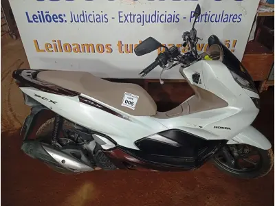 LOTE 005 - 01 MOTO HONDA /PCX 150 DLX ABS; COR BRANCA. ANO 2021. (NO ESTADO) (TODOS DOCUMENTOS 2024 PAGOS)
