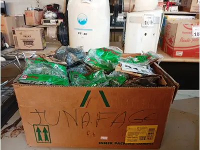 LOTE 215 - 01 LOTE COM GRANDE QUANTIDADE DE ESPAÇADORES PARA ASSENTAMENTO DE PISO E MATERIAIS DIVERSOS. (NO ESTADO) ATENÇÃO! FAZER A VISITAÇÃO ANTES DE ARREMATAR, NÃO SABEMOS SE FUNCIONA. LEILÃO NÃO TEM GARANTIA E NEM DEVOLUÇÃO, SUJEITO A POSSÍVEIS AVARIAS VISÍVEIS/OCULTAS E/OU AUSÊNCIA DE COMPONENTES.