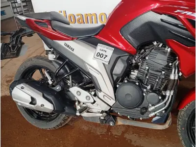 LOTE 007 - 01 MOTO YAMAHA/FZ25 FAZER; COR VERMELHA; ANO 2023. (NO ESTADO) (TODOS DOCUMENTOS 2024 PAGOS)