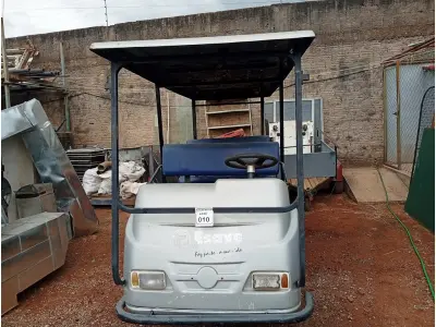LOTE 010 - 01 CARRINHO DE GOLFE ELÉTRICO C/04 BATERIAS. (NO ESTADO)