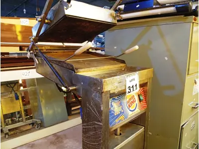 LOTE 529 - 01 MULTI-GRIL/CHAPA EM INOX TRIFÁSICO. (NO ESTADO) ATENÇÃO! FAZER A VISITAÇÃO ANTES DE ARREMATAR, NÃO SABEMOS SE FUNCIONA. LEILÃO NÃO TEM GARANTIA E NEM DEVOLUÇÃO, SUJEITO A POSSÍVEIS AVARIAS VISÍVEIS/OCULTAS E/OU AUSÊNCIA DE COMPONENTES.