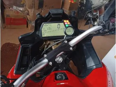 LOTE 009 - 01 MOTO DUCATI/MTS 1200; COR VERMELHA; ANO 2015. (TODOS DOCUMENTOS 2024 PAGOS)