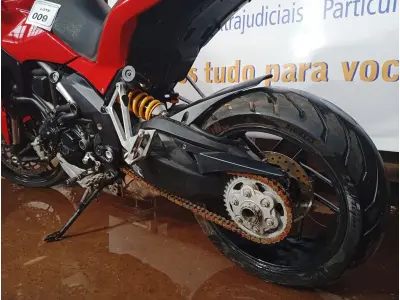 LOTE 009 - 01 MOTO DUCATI/MTS 1200; COR VERMELHA; ANO 2015. (TODOS DOCUMENTOS 2024 PAGOS)