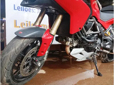 LOTE 009 - 01 MOTO DUCATI/MTS 1200; COR VERMELHA; ANO 2015. (TODOS DOCUMENTOS 2024 PAGOS)