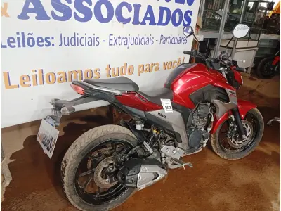 LOTE 003 - 01 MOTO YAMAHA/FZ25 FAZER; COR VERMELHA; ANO 2020. (NO ESTADO) (TODOS DOCUMENTOS 2024 PAGOS)