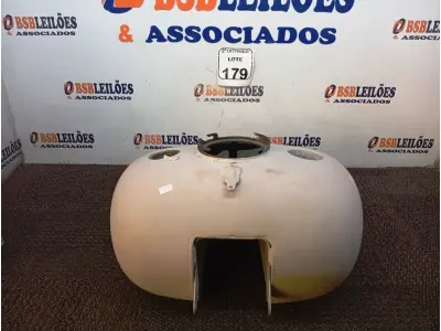 LOTE 179 - 01 TANQUE HARLEY DAIVDSON REDD KINNY. (NO ESTADO) ATENÇÃO! FAZER A VISITAÇÃO ANTES DE ARREMATAR, NÃO SABEMOS SE FUNCIONA. LEILÃO NÃO TEM GARANTIA E NEM DEVOLUÇÃO, SUJEITO A POSSÍVEIS AVARIAS VISÍVEIS/OCULTAS E/OU AUSÊNCIA DE COMPONENTES.