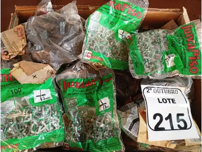 LOTE 215 - 01 LOTE COM GRANDE QUANTIDADE DE ESPAÇADORES PARA ASSENTAMENTO DE PISO E MATERIAIS DIVERSOS. (NO ESTADO) ATENÇÃO! FAZER A VISITAÇÃO ANTES DE ARREMATAR, NÃO SABEMOS SE FUNCIONA. LEILÃO NÃO TEM GARANTIA E NEM DEVOLUÇÃO, SUJEITO A POSSÍVEIS AVARIAS VISÍVEIS/OCULTAS E/OU AUSÊNCIA DE COMPONENTES.