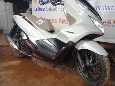 LOTE 005 - 01 MOTO HONDA /PCX 150 DLX ABS; COR BRANCA. ANO 2021. (NO ESTADO) (TODOS DOCUMENTOS 2024 PAGOS)