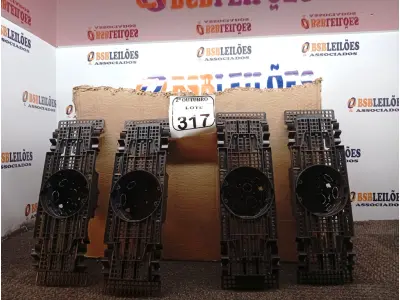 LOTE 317 - 01 LOTE COM GRANDE QUANTIDADE DE SUPORTES PARA CAIXAS DE LUX OCTOGONAL. (NO ESTADO) ATENÇÃO! FAZER A VISITAÇÃO ANTES DE ARREMATAR, NÃO SABEMOS SE FUNCIONA. LEILÃO NÃO TEM GARANTIA E NEM DEVOLUÇÃO, SUJEITO A POSSÍVEIS AVARIAS VISÍVEIS/OCULTAS E/OU AUSÊNCIA DE COMPONENTES.