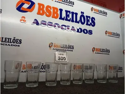 LOTE 390 - 08 COPOS DE VIDRO. (NO ESTADO) ATENÇÃO! FAZER A VISITAÇÃO ANTES DE ARREMATAR, NÃO SABEMOS SE FUNCIONA. LEILÃO NÃO TEM GARANTIA E NEM DEVOLUÇÃO, SUJEITO A POSSÍVEIS AVARIAS VISÍVEIS/OCULTAS E/OU AUSÊNCIA DE COMPONENTES.