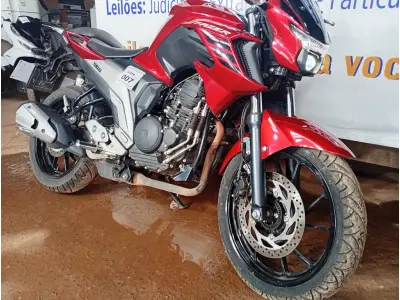 LOTE 007 - 01 MOTO YAMAHA/FZ25 FAZER; COR VERMELHA; ANO 2023. (NO ESTADO) (TODOS DOCUMENTOS 2024 PAGOS)