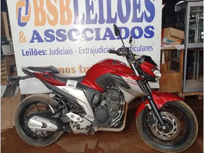 LOTE 003 - 01 MOTO YAMAHA/FZ25 FAZER; COR VERMELHA; ANO 2020. (NO ESTADO) (TODOS DOCUMENTOS 2024 PAGOS)