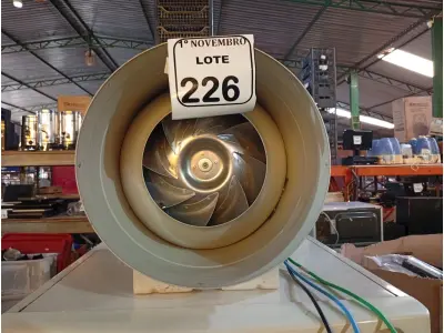 LOTE 226 - 01 EXAUSTOR TD2000. (NO ESTADO) ATENÇÃO! FAZER A VISITAÇÃO ANTES DE ARREMATAR, NÃO SABEMOS SE FUNCIONA. LEILÃO NÃO TEM GARANTIA E NEM DEVOLUÇÃO, SUJEITO A POSSÍVEIS AVARIAS VISÍVEIS/OCULTAS E/OU AUSÊNCIA DE COMPONENTES.