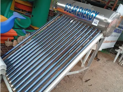 LOTE 525 - 01 AQUECEDOR SOLAR. (NO ESTADO) ATENÇÃO! FAZER A VISITAÇÃO ANTES DE ARREMATAR, NÃO SABEMOS SE FUNCIONA. LEILÃO NÃO TEM GARANTIA E NEM DEVOLUÇÃO, SUJEITO A POSSÍVEIS AVARIAS VISÍVEIS/OCULTAS E/OU AUSÊNCIA DE COMPONENTES.