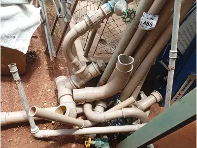 LOTE 485 - 1 LOTE C/VÁRIOS REGISTROS EM METAL E MATERIAIS DIVERSOS. (NO ESTADO) ATENÇÃO! FAZER A VISITAÇÃO ANTES DE ARREMATAR, NÃO SABEMOS SE FUNCIONA. LEILÃO NÃO TEM GARANTIA E NEM DEVOLUÇÃO, SUJEITO A POSSÍVEIS AVARIAS VISÍVEIS/OCULTAS E/OU AUSÊNCIA DE COMPONENTES.