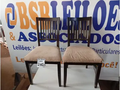 LOTE 240 - 02 CADEIRAS C/ASSENTOS ALMOFADADOS. (NO ESTADO) ATENÇÃO! FAZER A VISITAÇÃO ANTES DE ARREMATAR, NÃO SABEMOS SE FUNCIONA. LEILÃO NÃO TEM GARANTIA E NEM DEVOLUÇÃO, SUJEITO A POSSÍVEIS AVARIAS VISÍVEIS/OCULTAS E/OU AUSÊNCIA DE COMPONENTES.
