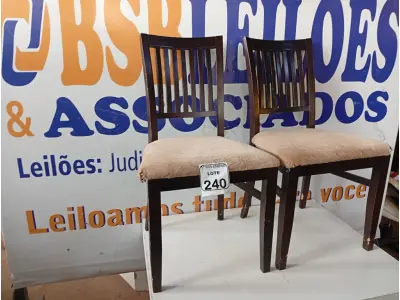 LOTE 240 - 02 CADEIRAS C/ASSENTOS ALMOFADADOS. (NO ESTADO) ATENÇÃO! FAZER A VISITAÇÃO ANTES DE ARREMATAR, NÃO SABEMOS SE FUNCIONA. LEILÃO NÃO TEM GARANTIA E NEM DEVOLUÇÃO, SUJEITO A POSSÍVEIS AVARIAS VISÍVEIS/OCULTAS E/OU AUSÊNCIA DE COMPONENTES.