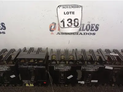 LOTE 138 - 07 DISJUNTORES TAMANHOS DIVERSOS. (NO ESTADO) ATENÇÃO! FAZER A VISITAÇÃO ANTES DE ARREMATAR, NÃO SABEMOS SE FUNCIONA. LEILÃO NÃO TEM GARANTIA E NEM DEVOLUÇÃO, SUJEITO A POSSÍVEIS AVARIAS VISÍVEIS/OCULTAS E/OU AUSÊNCIA DE COMPONENTES.