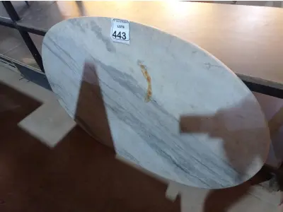 LOTE 443 - 01 PEDRA DE MÁRMORE. (NO ESTADO) ATENÇÃO! FAZER A VISITAÇÃO ANTES DE ARREMATAR, NÃO SABEMOS SE FUNCIONA. LEILÃO NÃO TEM GARANTIA E NEM DEVOLUÇÃO, SUJEITO A POSSÍVEIS AVARIAS VISÍVEIS/OCULTAS E/OU AUSÊNCIA DE COMPONENTES.