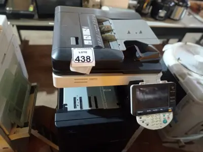 LOTE 438 - 01 COPIADORA MULTIFUNCIONAL MARCA BIZHUB MODELO C552DS. (NO ESTADO) ATENÇÃO! FAZER A VISITAÇÃO ANTES DE ARREMATAR, NÃO SABEMOS SE FUNCIONA. LEILÃO NÃO TEM GARANTIA E NEM DEVOLUÇÃO, SUJEITO A POSSÍVEIS AVARIAS VISÍVEIS/OCULTAS E/OU AUSÊNCIA DE COMPONENTES.