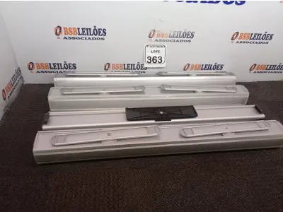 LOTE 363 - 01 LOTE COM 04 PLACAS P/PROPAGANDA. (NO ESTADO) ATENÇÃO! FAZER A VISITAÇÃO ANTES DE ARREMATAR, NÃO SABEMOS SE FUNCIONA. LEILÃO NÃO TEM GARANTIA E NEM DEVOLUÇÃO, SUJEITO A POSSÍVEIS AVARIAS VISÍVEIS/OCULTAS E/OU AUSÊNCIA DE COMPONENTES.