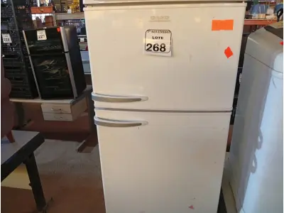 LOTE 268 - 01 GELADEIRA MARCA DAKO 220V. (NO ESTADO) ATENÇÃO! FAZER A VISITAÇÃO ANTES DE ARREMATAR, NÃO SABEMOS SE FUNCIONA. LEILÃO NÃO TEM GARANTIA E NEM DEVOLUÇÃO, SUJEITO A POSSÍVEIS AVARIAS VISÍVEIS/OCULTAS E/OU AUSÊNCIA DE COMPONENTES.
