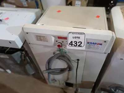 LOTE 432 - 01 MÁQUINA DE LAVAR MARCA BRASTEMP 5KG 110V. (NO ESTADO) ATENÇÃO! FAZER A VISITAÇÃO ANTES DE ARREMATAR, NÃO SABEMOS SE FUNCIONA. LEILÃO NÃO TEM GARANTIA E NEM DEVOLUÇÃO, SUJEITO A POSSÍVEIS AVARIAS VISÍVEIS/OCULTAS E/OU AUSÊNCIA DE COMPONENTES.