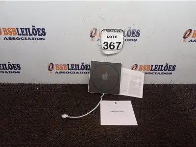 LOTE 367 - 01 USB SUPERDRIVE MARCA APPLE. (NO ESTADO) ATENÇÃO! FAZER A VISITAÇÃO ANTES DE ARREMATAR, NÃO SABEMOS SE FUNCIONA. LEILÃO NÃO TEM GARANTIA E NEM DEVOLUÇÃO, SUJEITO A POSSÍVEIS AVARIAS VISÍVEIS/OCULTAS E/OU AUSÊNCIA DE COMPONENTES.
