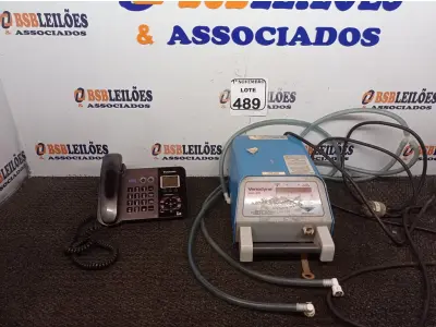 LOTE 489 - 01 COMPRESSOR VASCULAR E 01 APARELHO DE TELEFONE. (NO ESTADO) ATENÇÃO! FAZER A VISITAÇÃO ANTES DE ARREMATAR, NÃO SABEMOS SE FUNCIONA. LEILÃO NÃO TEM GARANTIA E NEM DEVOLUÇÃO, SUJEITO A POSSÍVEIS AVARIAS VISÍVEIS/OCULTAS E/OU AUSÊNCIA DE COMPONENTES.